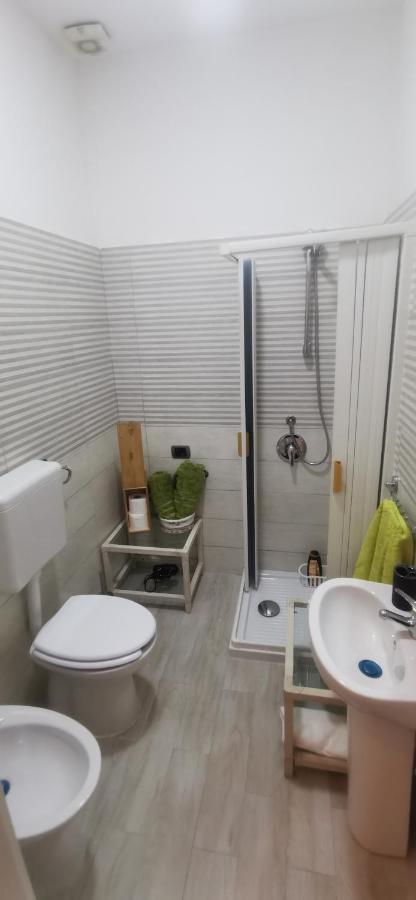 Real Family House Apartment Napoli Bagian luar foto