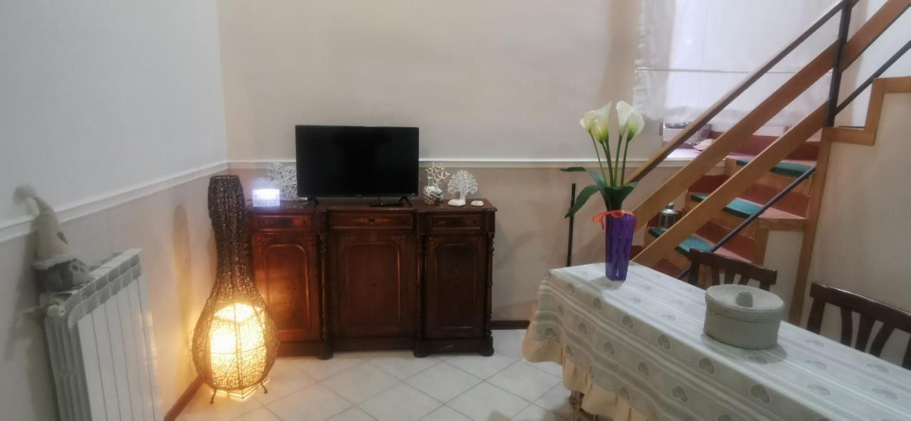 Real Family House Apartment Napoli Bagian luar foto